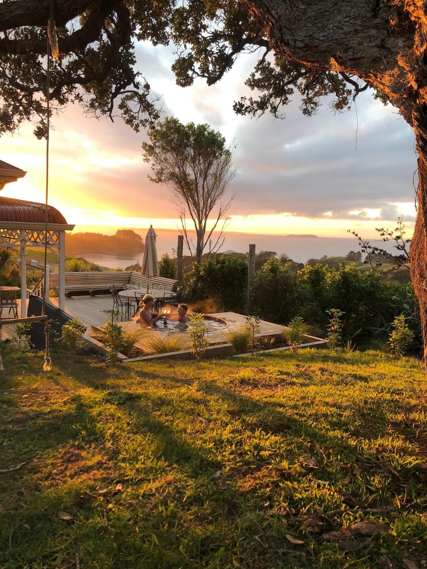 Crescent Villa - Stay Waiheke Ostend Exterior photo
