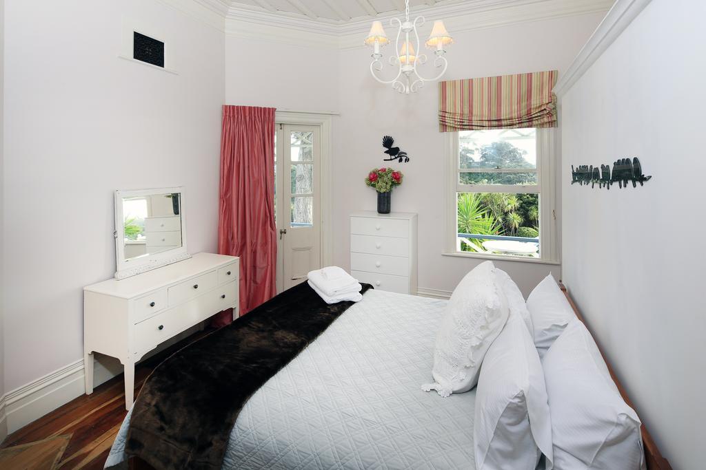 Crescent Villa - Stay Waiheke Ostend Exterior photo