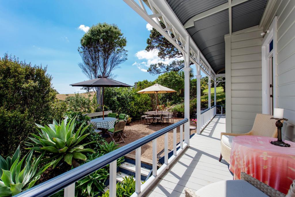 Crescent Villa - Stay Waiheke Ostend Exterior photo