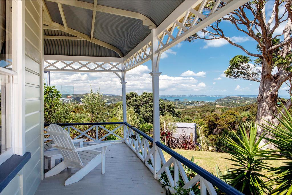 Crescent Villa - Stay Waiheke Ostend Exterior photo
