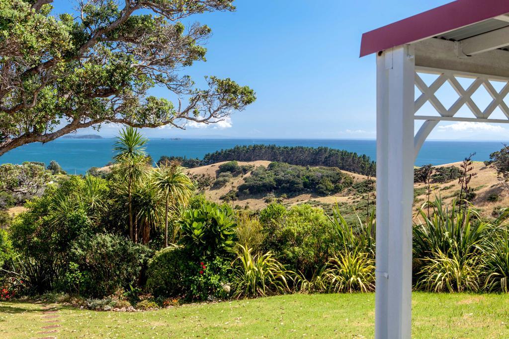 Crescent Villa - Stay Waiheke Ostend Exterior photo