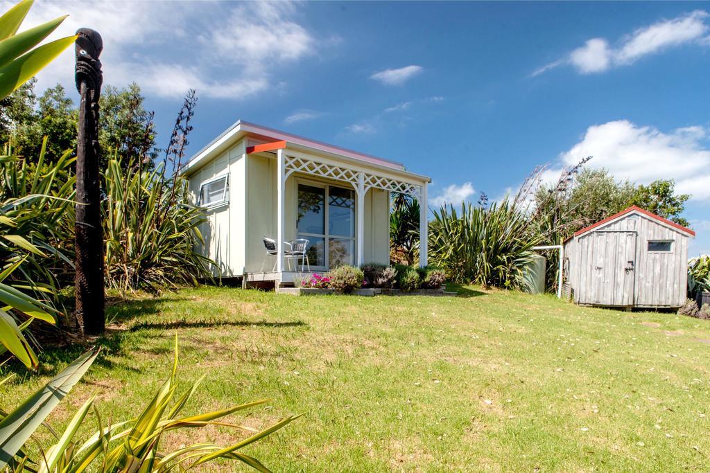 Crescent Villa - Stay Waiheke Ostend Exterior photo