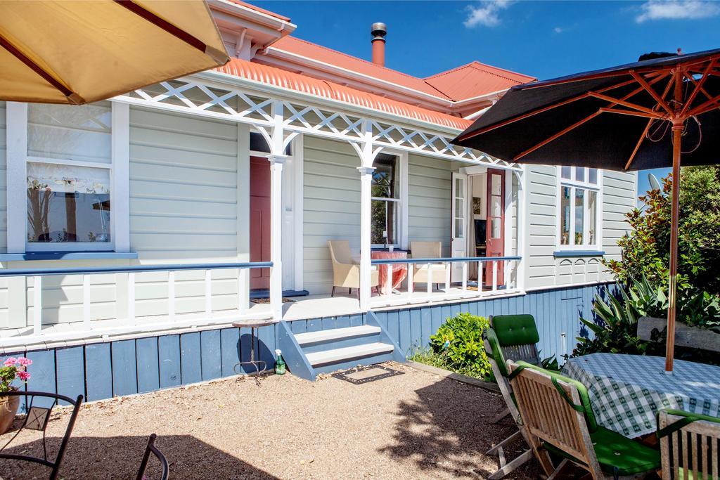 Crescent Villa - Stay Waiheke Ostend Exterior photo