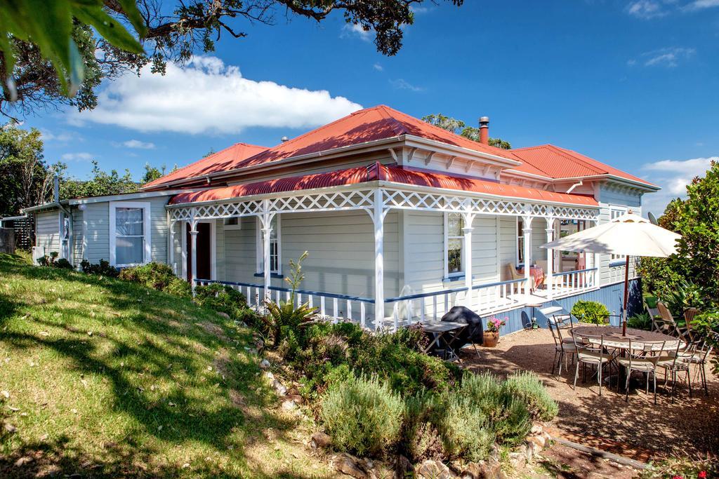Crescent Villa - Stay Waiheke Ostend Exterior photo