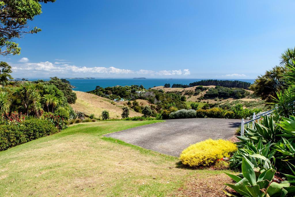 Crescent Villa - Stay Waiheke Ostend Exterior photo
