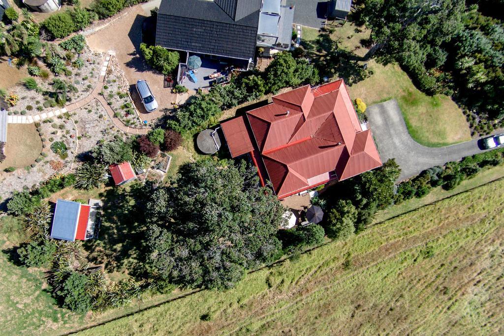 Crescent Villa - Stay Waiheke Ostend Exterior photo